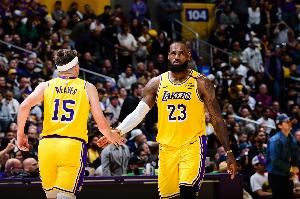 里夫斯:詹姆斯是史上最伟大球员 很高兴能迎接他的回归 里夫斯:詹姆斯是史上最伟大球员 很高兴能迎接他的回归